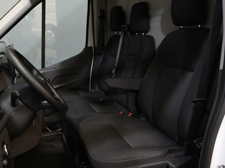 Ford Transit Bestelbus 350 2.0 TDCI 130 pk L3H3 Adapt.Cruise/ 360 Camera/ 270Gr.Deuren/ Stoelverw./ Navi/ Carplay/ PDC/ Climate