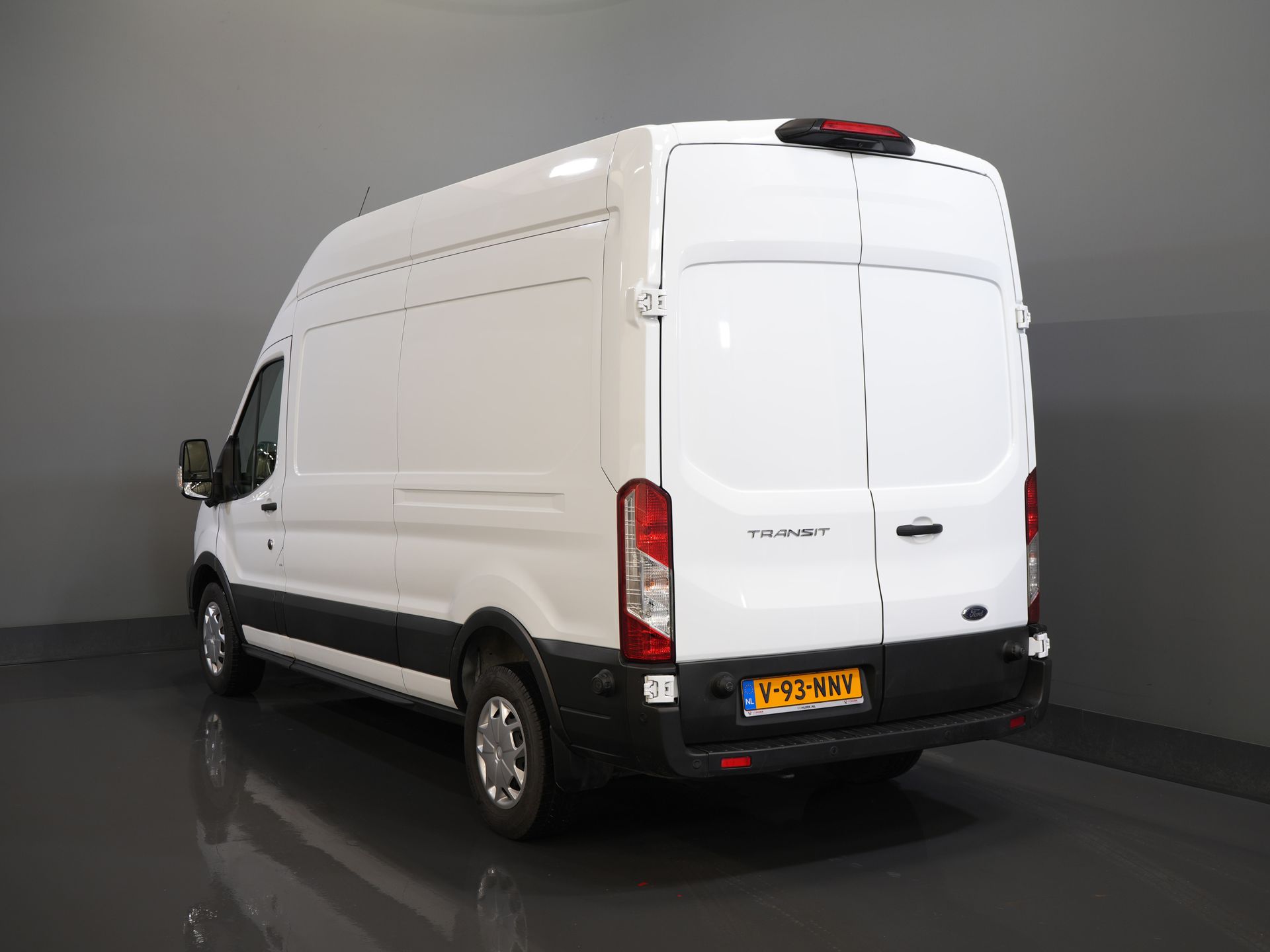 Ford Transit Bestelbus 350 2.0 TDCI 130 pk L3H3 Adapt.Cruise/ 360 Camera/ 270Gr.Deuren/ Stoelverw./ Navi/ Carplay/ PDC/ Climate