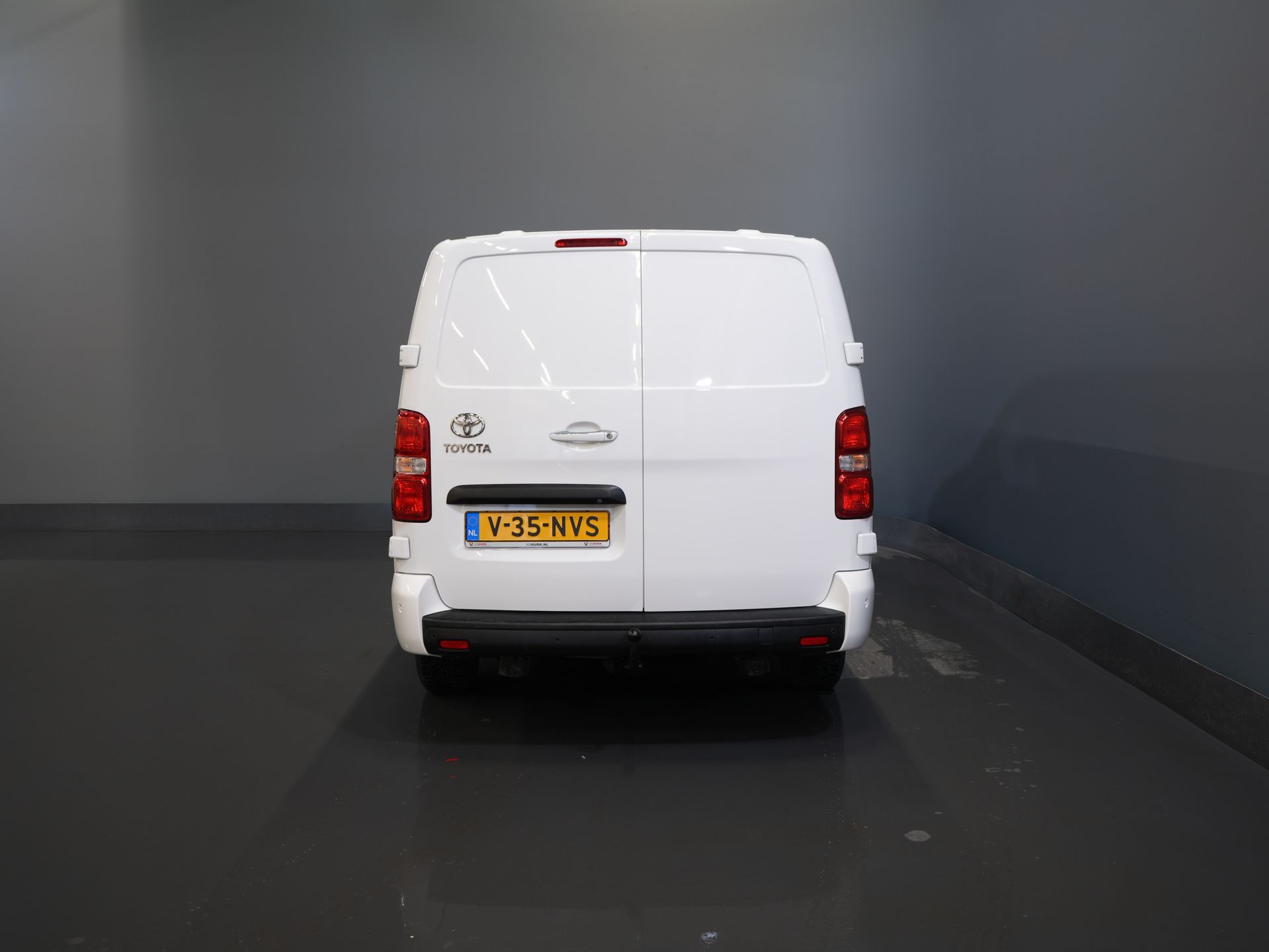 Toyota ProAce Worker Bestelbus 2.0 Aut. L2 Adapt.Cruise/ Headup/ Standkachel/ Stoelverw/ Keyless/ Carplay/ Navi/ Camera/ PDC/ LMV/ Climate/ Trekhaak