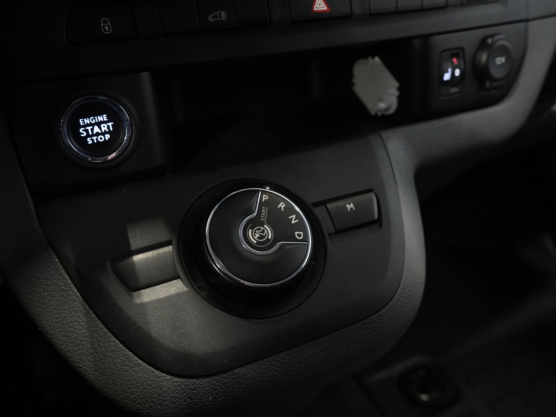 Toyota ProAce Worker Bestelbus 2.0 Aut. L2 Adapt.Cruise/ Headup/ Standkachel/ Stoelverw/ Keyless/ Carplay/ Navi/ Camera/ PDC/ LMV/ Climate/ Trekhaak