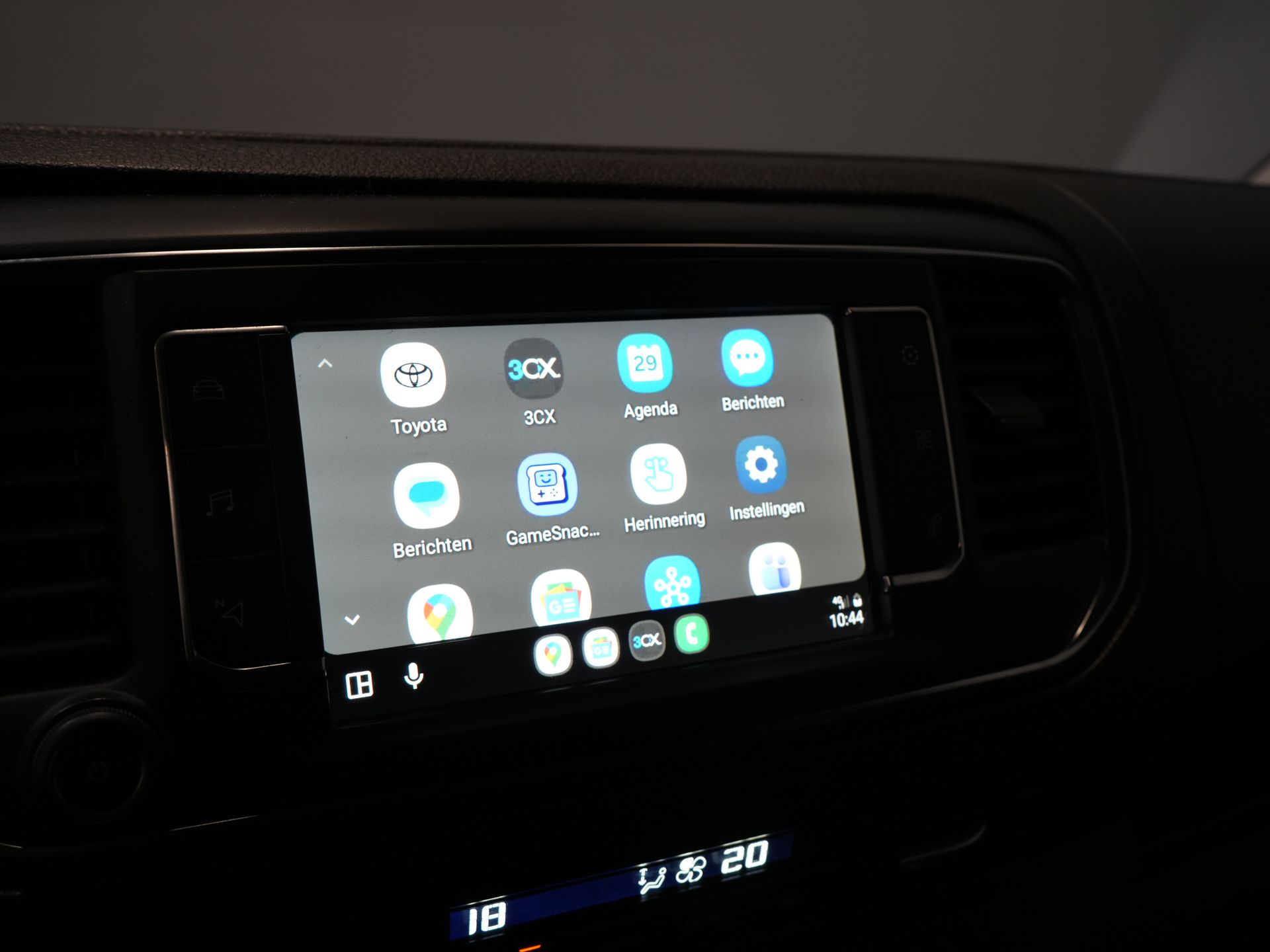 Toyota ProAce Worker Bestelbus 2.0 Aut. L2 Adapt.Cruise/ Headup/ Standkachel/ Stoelverw/ Keyless/ Carplay/ Navi/ Camera/ PDC/ LMV/ Climate/ Trekhaak