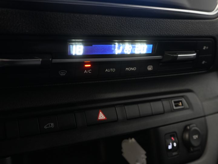 Toyota ProAce Worker Bestelbus 2.0 Aut. L2 Adapt.Cruise/ Headup/ Standkachel/ Stoelverw/ Keyless/ Carplay/ Navi/ Camera/ PDC/ LMV/ Climate/ Trekhaak