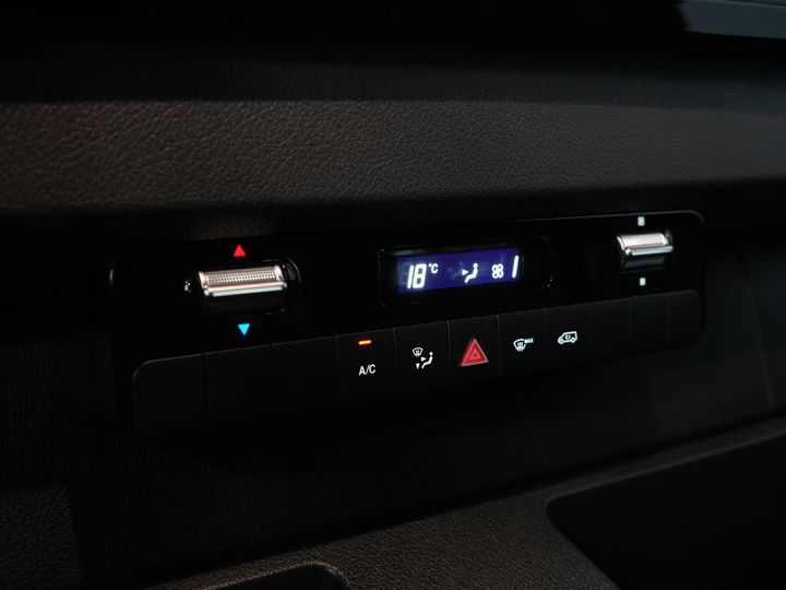 Mercedes-Benz Sprinter Van 317 CDI авт. L2H2 LED/ Сидіння тверд./ Гев.стілець/ 270гр.доп.обладнання/ Навігатор/ Камера/ PDC/ Круїз/ Airco