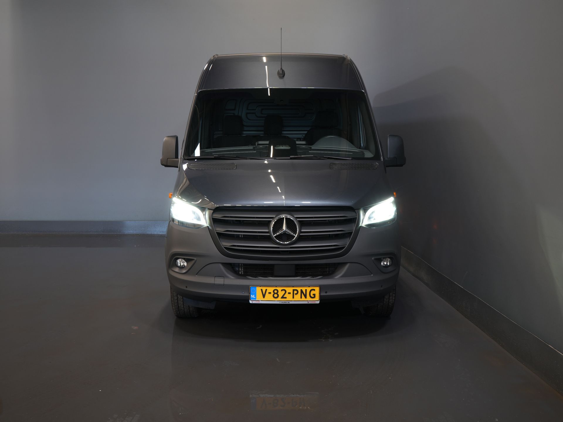 Mercedes-Benz Sprinter Van 317 CDI авт. L2H2 LED/ Сидіння тверд./ Гев.стілець/ 270гр.доп.обладнання/ Навігатор/ Камера/ PDC/ Круїз/ Airco