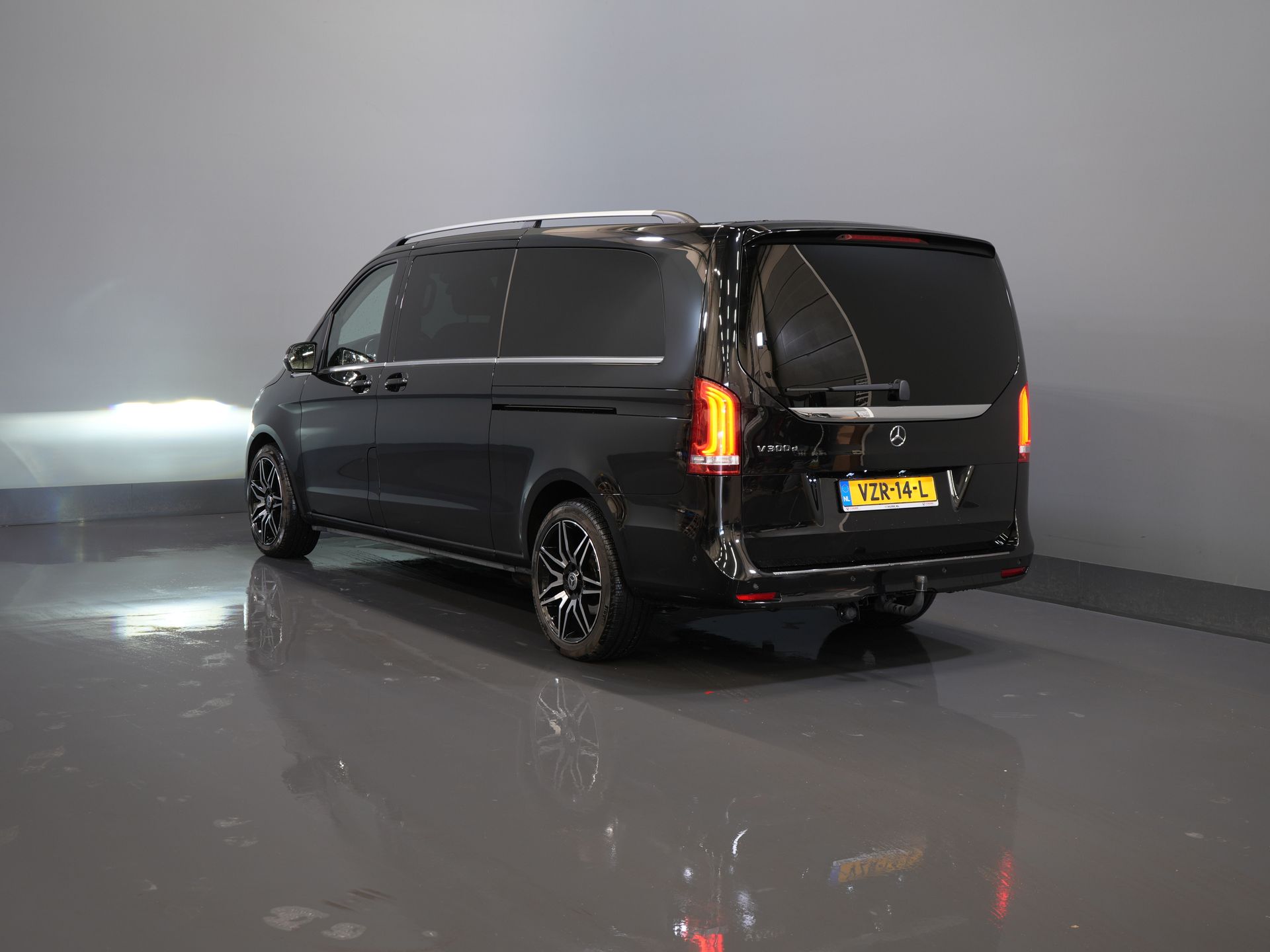 Mercedes-Benz Classe V Furgone 300d Aut. XL L3 Avantgarde Edition DC Doppia Cabina BPM GRATIS! 2xElek.Slidingdoor/ Pelle/ LED/ Standkachel/ Carplay/ Afn.Trekhaak/