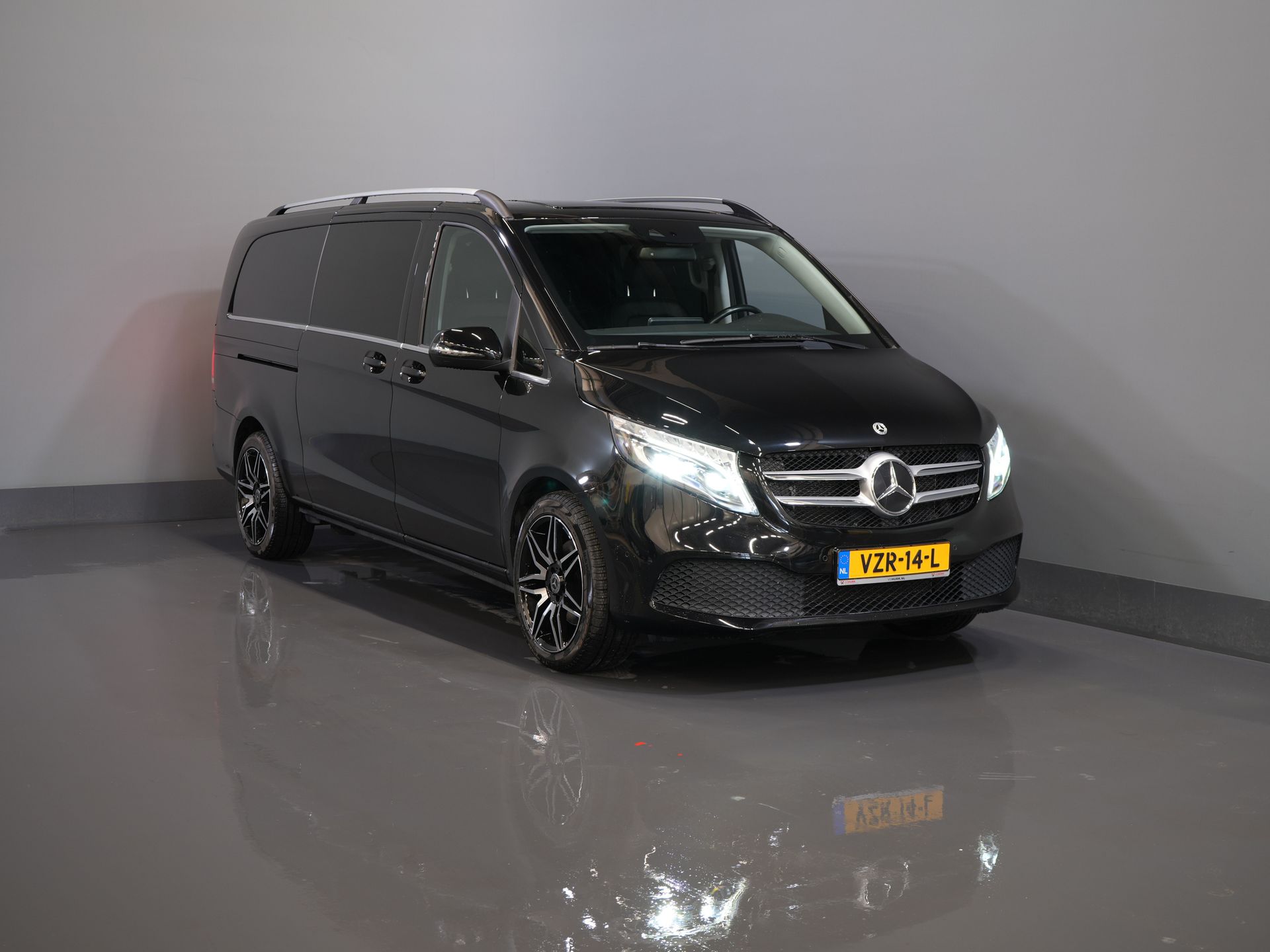 Mercedes-Benz Classe V Furgone 300d Aut. XL L3 Avantgarde Edition DC Doppia Cabina BPM GRATIS! 2xElek.Slidingdoor/ Pelle/ LED/ Standkachel/ Carplay/ Afn.Trekhaak/