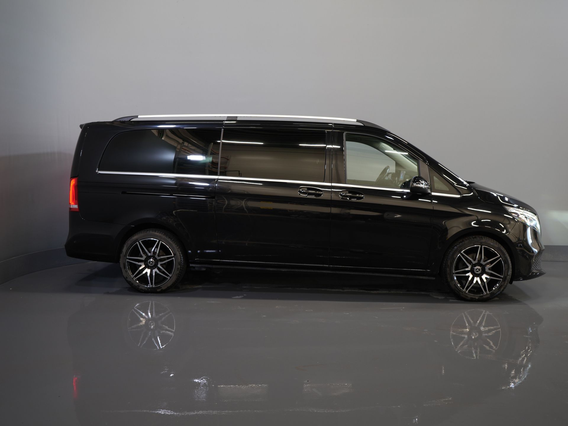 Mercedes-Benz Classe V Furgone 300d Aut. XL L3 Avantgarde Edition DC Doppia Cabina BPM GRATIS! 2xElek.Slidingdoor/ Pelle/ LED/ Standkachel/ Carplay/ Afn.Trekhaak/