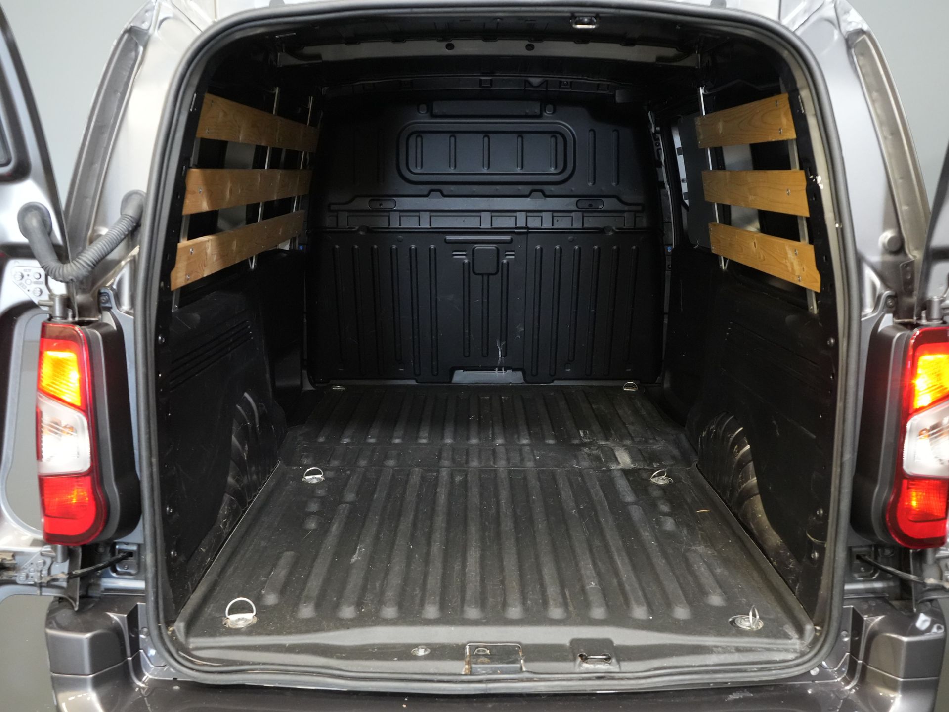 Opel Combo Van 1.5D 130 к.с. Авт. L2 BPM БЕЗКОШТОВНО! Carplay/ камера/ круїз/ PDC V+A