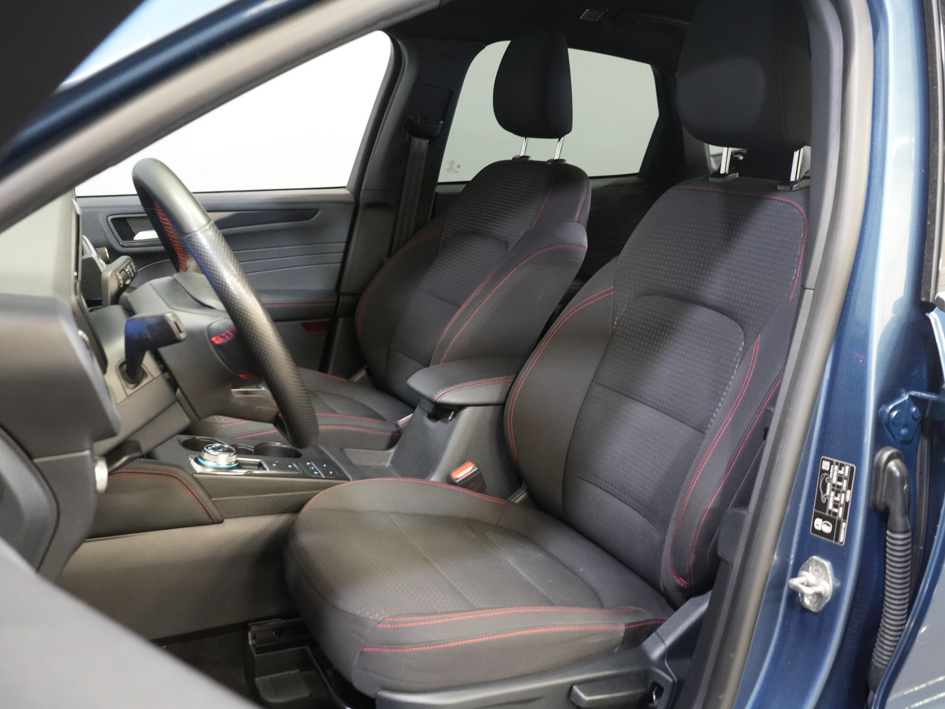 Ford Kuga SUV 2.5 PHEV 225 pk ST-Line LED/ Head-Up/ Adapt.cruise/ Standkachel/ Keyless/ Elek.klep/ Stoelverw/ Stuurverw./ Carplay/ Navi/ Clima