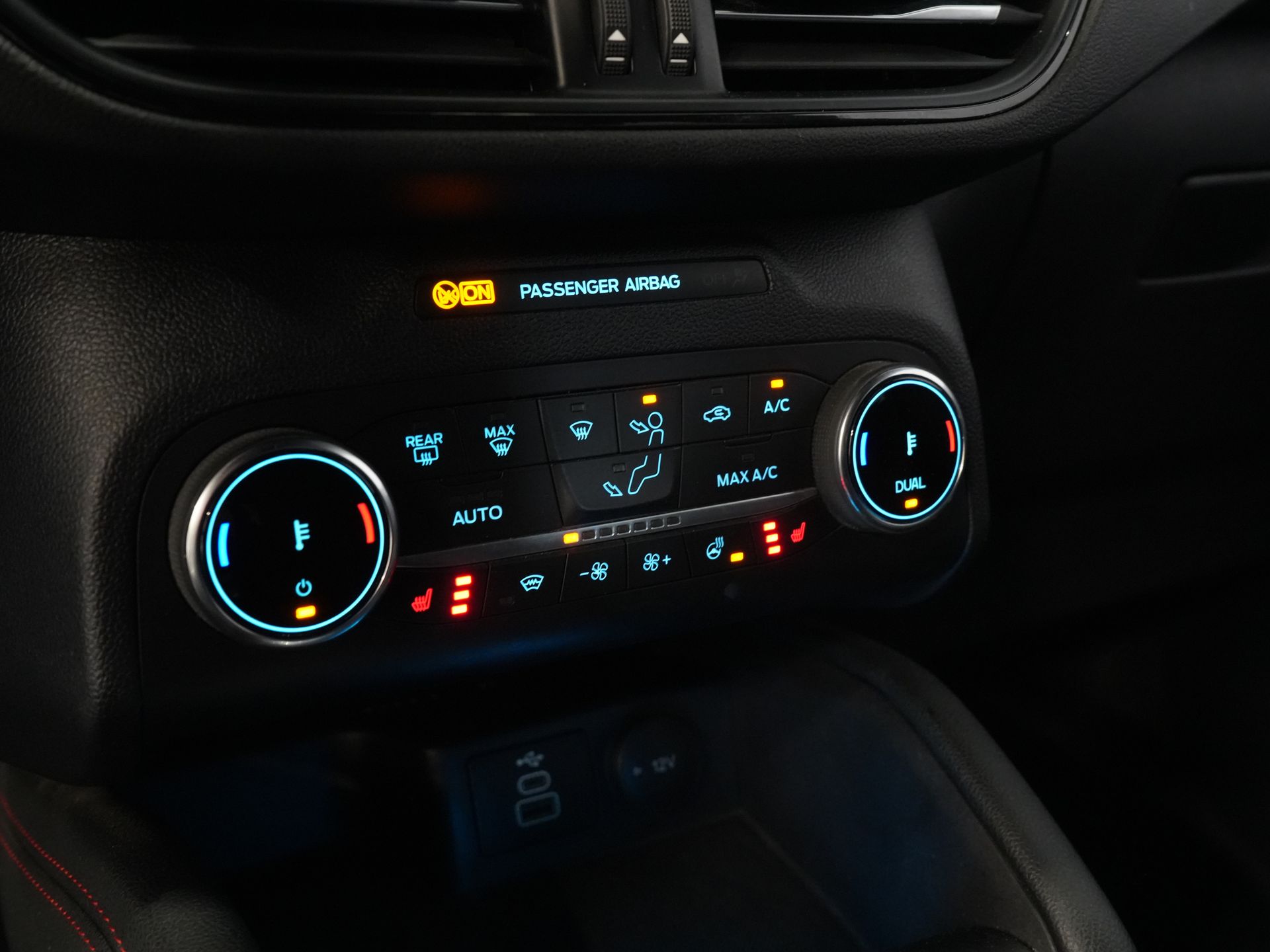 Ford Kuga SUV 2.5 PHEV 225 pk ST-Line LED/ Head-Up/ Adapt.cruise/ Standkachel/ Keyless/ Elek.klep/ Stoelverw/ Stuurverw./ Carplay/ Navi/ Clima