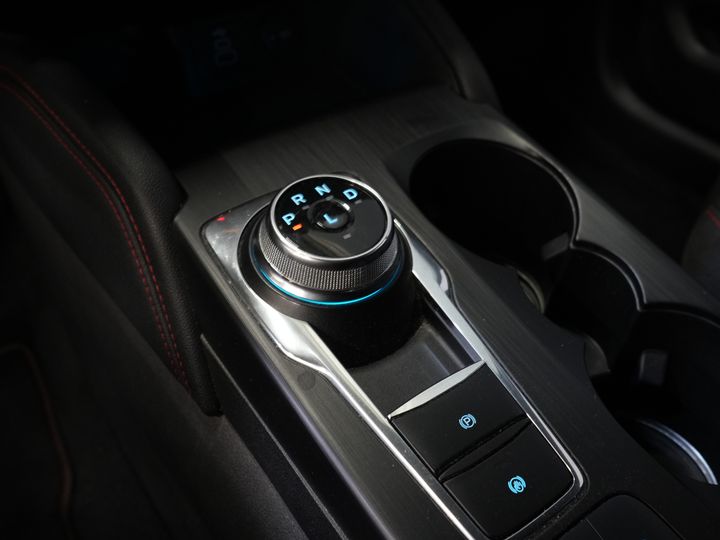 Ford Kuga SUV 2.5 PHEV 225 pk ST-Line LED/ Head-Up/ Adapt.cruise/ Standkachel/ Keyless/ Elek.klep/ Stoelverw/ Stuurverw./ Carplay/ Navi/ Clima