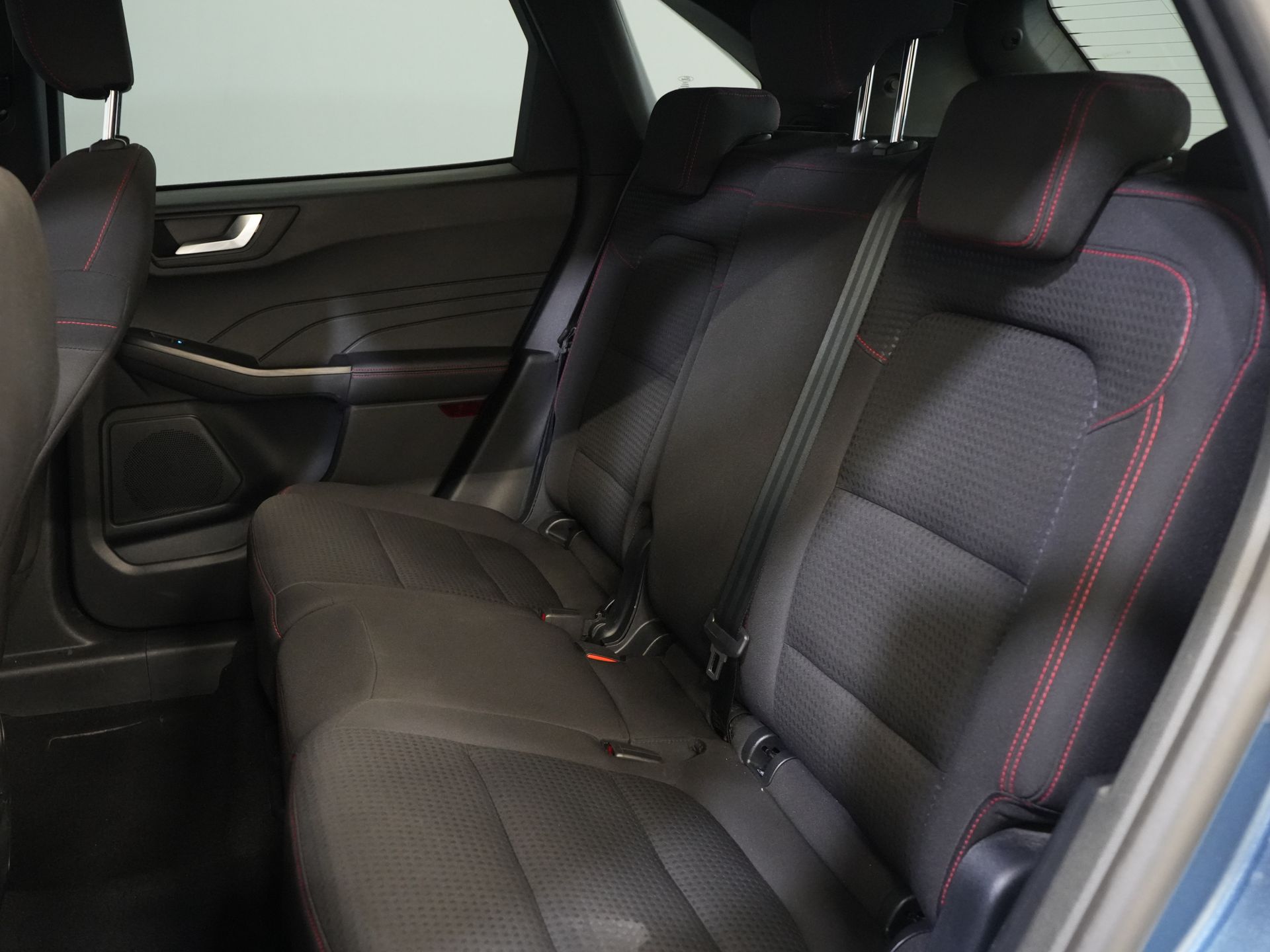 Ford Kuga SUV 2.5 PHEV 225 pk ST-Line LED/ Head-Up/ Adapt.cruise/ Standkachel/ Keyless/ Elek.klep/ Stoelverw/ Stuurverw./ Carplay/ Navi/ Clima