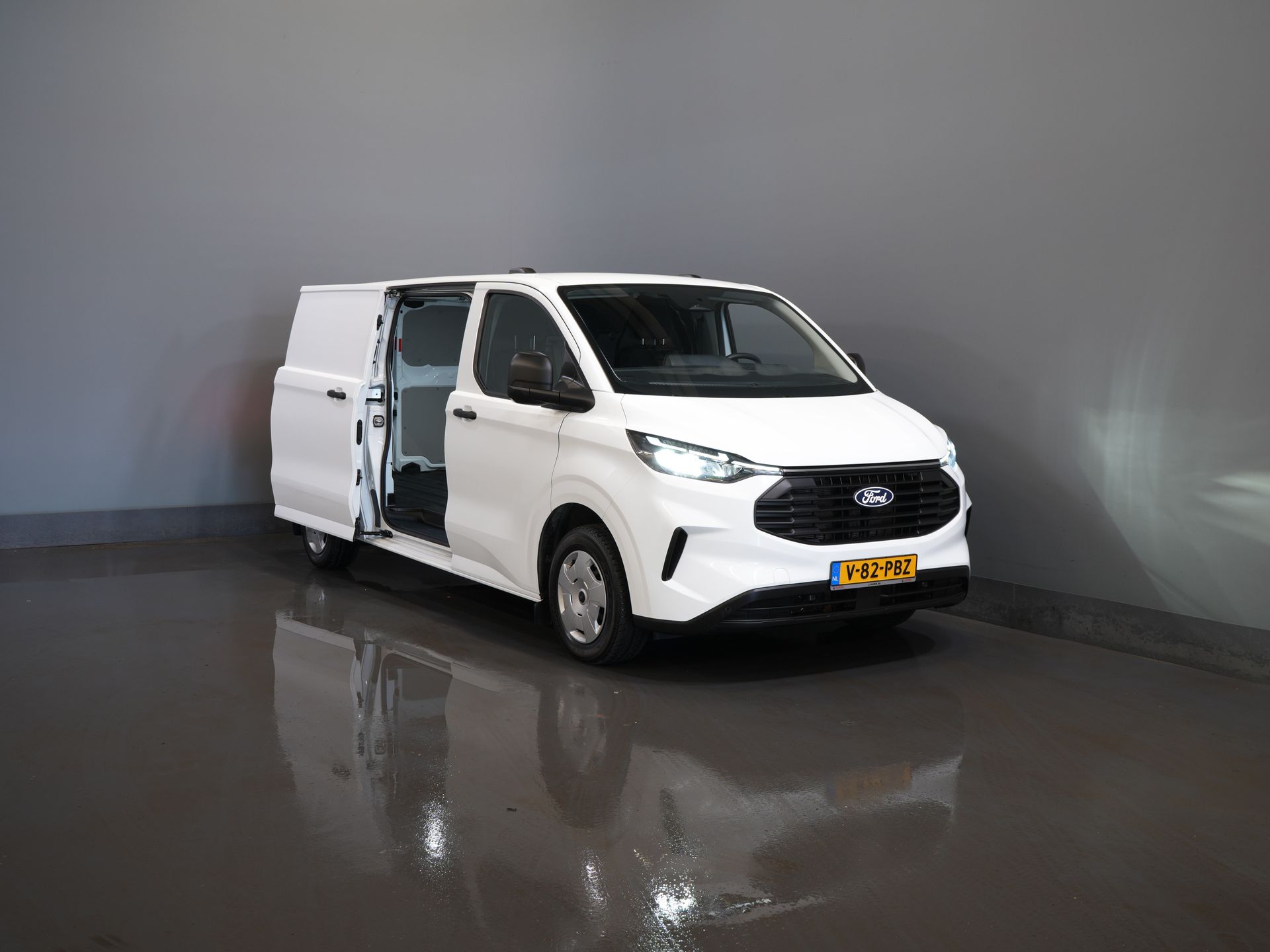 Ford Transit Custom Bestelbus 2.0 TDCI 136 pk L2 Trend LED/ Carplay/ Camera/ Climate/ PDC/ Cruise