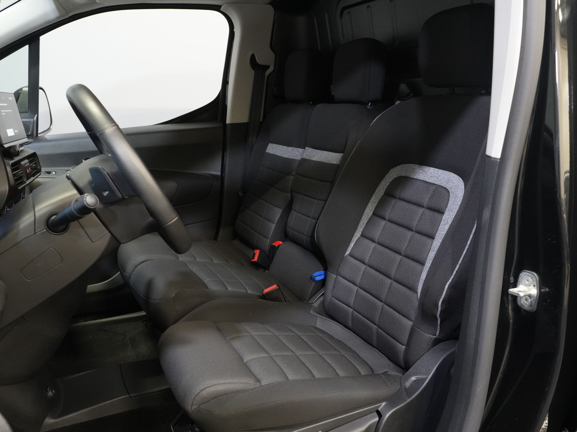 Citroën E-Berlingo Furgón 50 kWh 335 km WLTP L2 2x Puerta corredera/ Cargador rápido/ 3 Pers./ Llave/ Adapt.Cruise/ Navi/ Carplay/ Cámara/ LMV/ PDC/ Airco