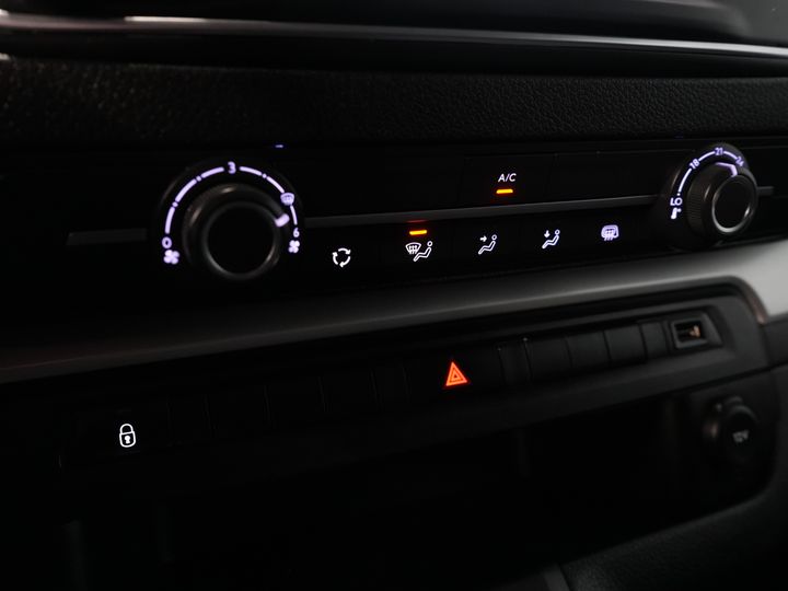 Opel Vivaro Van 2.0 CDTI 125 PS DC Doppelkabine Carplay/ 6 Pers./ Cruise/ Kamera/ PDC V+A/ Anhängerkupplung/ NL Auto