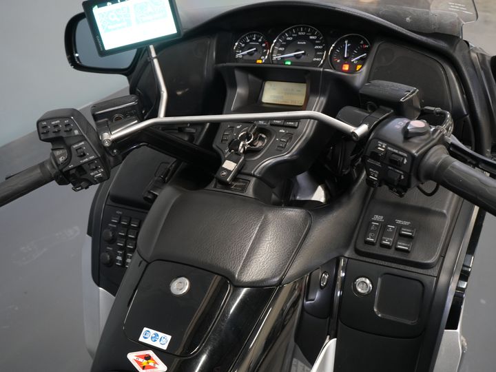 Honda Tour GL 1800 Gold Wing MARGE/ ABS/ Panniers/ Cruise/ Top box/ Radio