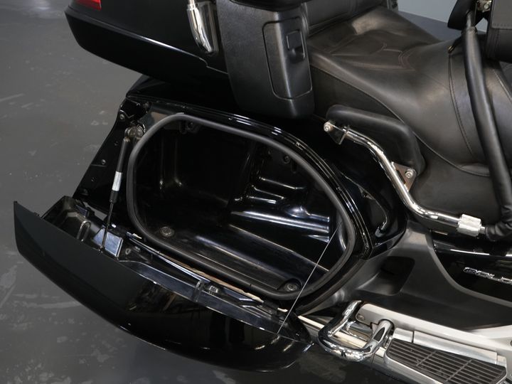 Honda Tour GL 1800 Gold Wing MARGE/ ABS/ Panniers/ Cruise/ Top box/ Radio