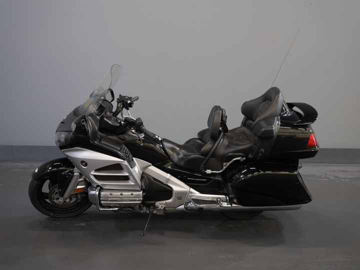 Honda Tour GL 1800 Gold Wing MARGE/ ABS/ Panniers/ Cruise/ Top box/ Radio