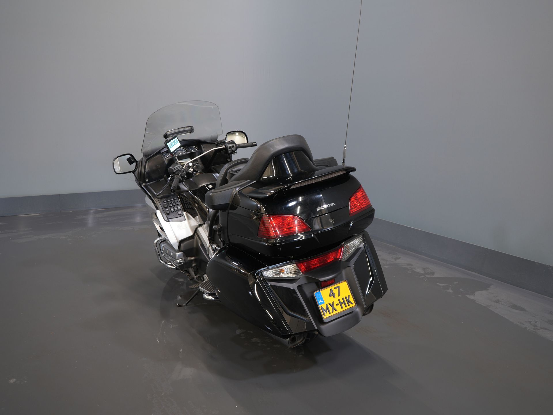 Honda Tour GL 1800 Gold Wing MARGE/ ABS/ Panniers/ Cruise/ Top box/ Radio