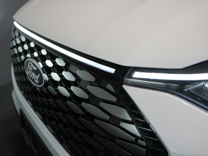 Ford E-Transit Custom Furgoneta 320 Trend 65 kWh 330 km WLTP LED/ Încărcător rapid/ 2,3 t Capacitate de remorcare/ Scaune încălzite/ Carplay/ Climatizare/ Cameră/ PDC/ Cruise control