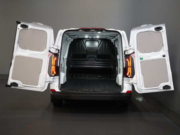 Ford E-Transit Custom Furgoneta 320 Trend 65 kWh 330 km WLTP LED/ Încărcător rapid/ 2,3 t Capacitate de remorcare/ Scaune încălzite/ Carplay/ Climatizare/ Cameră/ PDC/ Cruise control