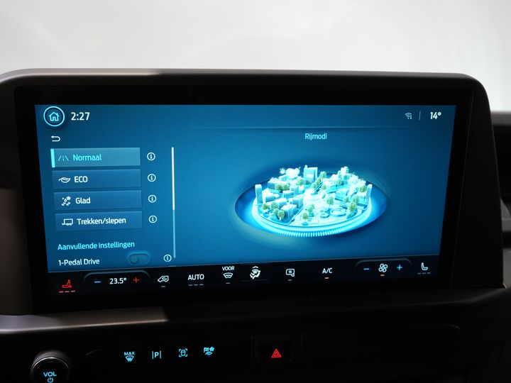 Ford E-Transit Custom Furgoneta 320 Trend 65 kWh 330 km WLTP LED/ Încărcător rapid/ 2,3 t Capacitate de remorcare/ Scaune încălzite/ Carplay/ Climatizare/ Cameră/ PDC/ Cruise control