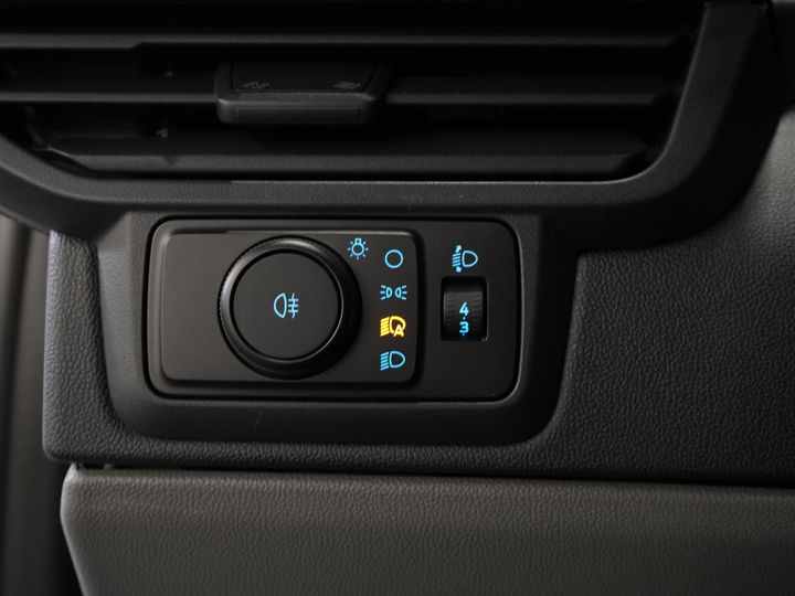 Ford E-Transit Custom Furgoneta 320 Trend 65 kWh 330 km WLTP LED/ Încărcător rapid/ 2,3 t Capacitate de remorcare/ Scaune încălzite/ Carplay/ Climatizare/ Cameră/ PDC/ Cruise control