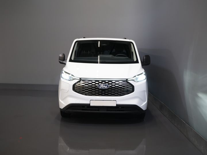 Ford E-Transit Custom Furgoneta 320 Trend 65 kWh 330 km WLTP LED/ Încărcător rapid/ 2,3 t Capacitate de remorcare/ Scaune încălzite/ Carplay/ Climatizare/ Cameră/ PDC/ Cruise control