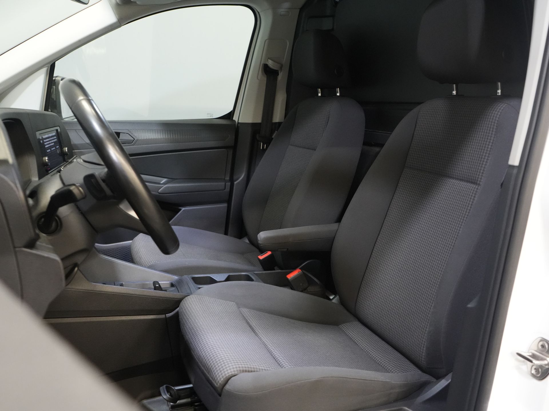 Volkswagen Caddy Cargo Van 2.0 TDI Aut. 125 CV 1ª Edición/ Adapt. Cruise/ LED/ Calefacción de pie/ Carplay/ LMV/ Gancho de remolque/ Cámara/ PDC V+A/