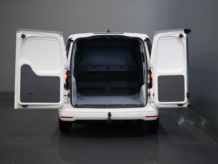 Volkswagen Caddy Cargo Van 2.0 TDI Aut. 125 CV 1ª Edición/ Adapt. Cruise/ LED/ Calefacción de pie/ Carplay/ LMV/ Gancho de remolque/ Cámara/ PDC V+A/