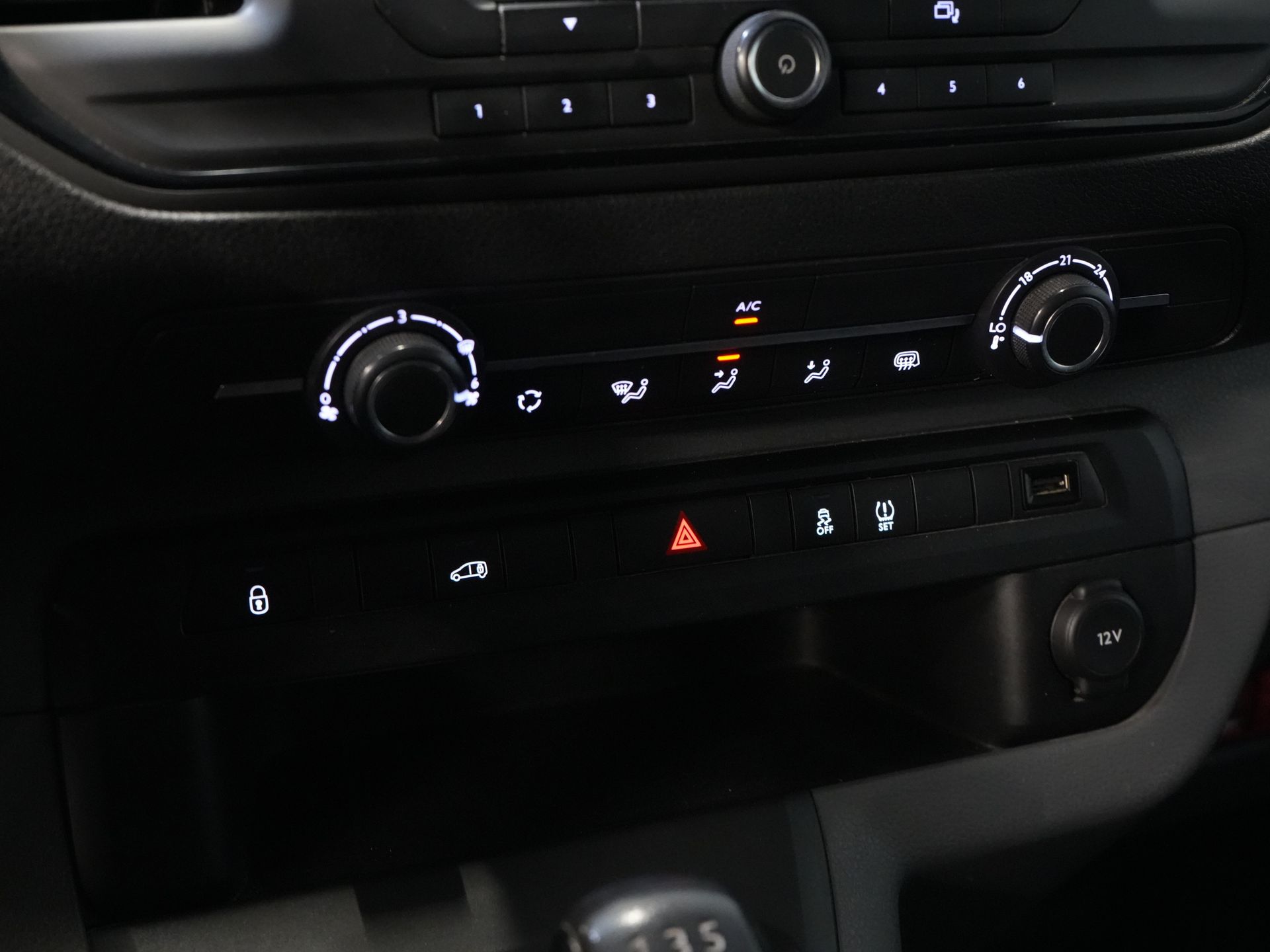 Citroën Jumpy Van 1.6 HDI L2 BPM GRATUIT ! Galerie de toit/ Alarme III/ Croisière/ Barre de remorquage/ PDC/ Airco