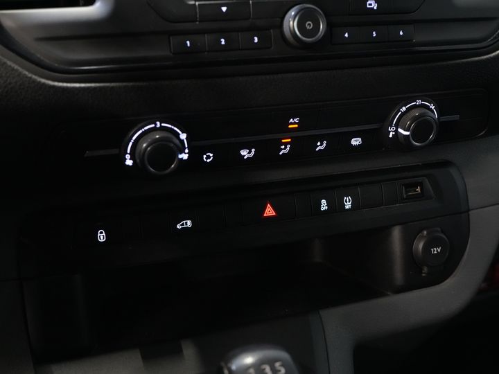 Citroën Jumpy Van 1.6 HDI L2 BPM GRATUIT ! Galerie de toit/ Alarme III/ Croisière/ Barre de remorquage/ PDC/ Airco