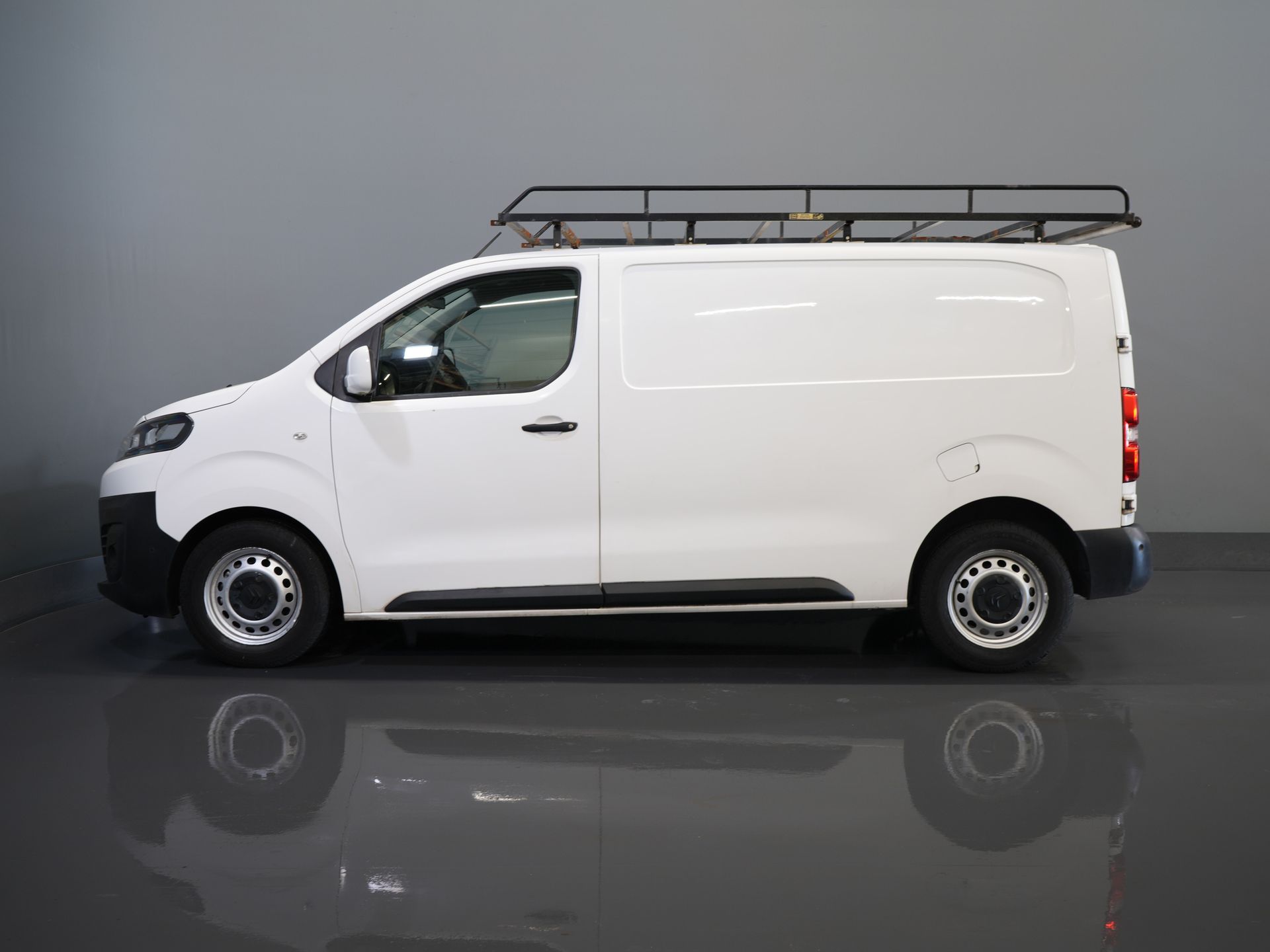 Citroën Jumpy Van 1.6 HDI L2 BPM GRATUIT ! Galerie de toit/ Alarme III/ Croisière/ Barre de remorquage/ PDC/ Airco