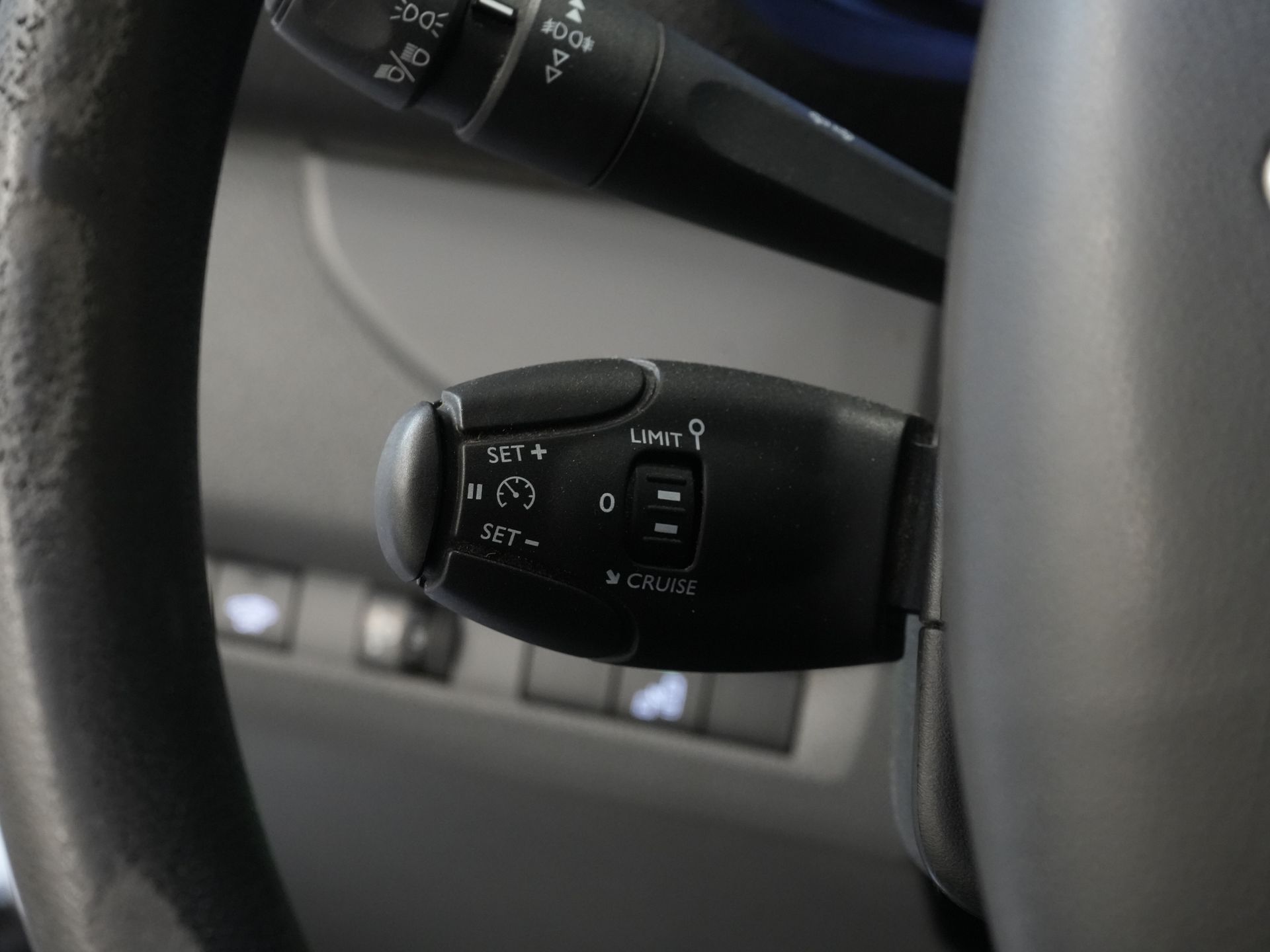 Citroën Jumpy Van 1.6 HDI L2 BPM GRATUIT ! Galerie de toit/ Alarme III/ Croisière/ Barre de remorquage/ PDC/ Airco