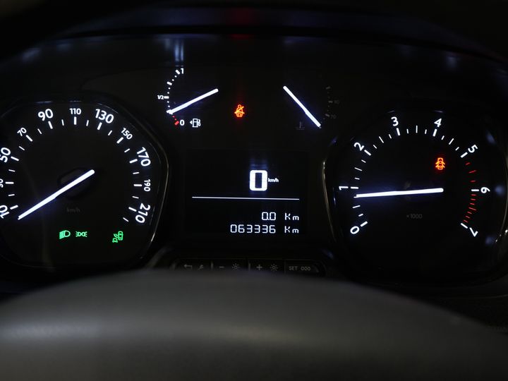 Citroën Jumpy Van 1.6 HDI L2 BPM GRATUIT ! Galerie de toit/ Alarme III/ Croisière/ Barre de remorquage/ PDC/ Airco
