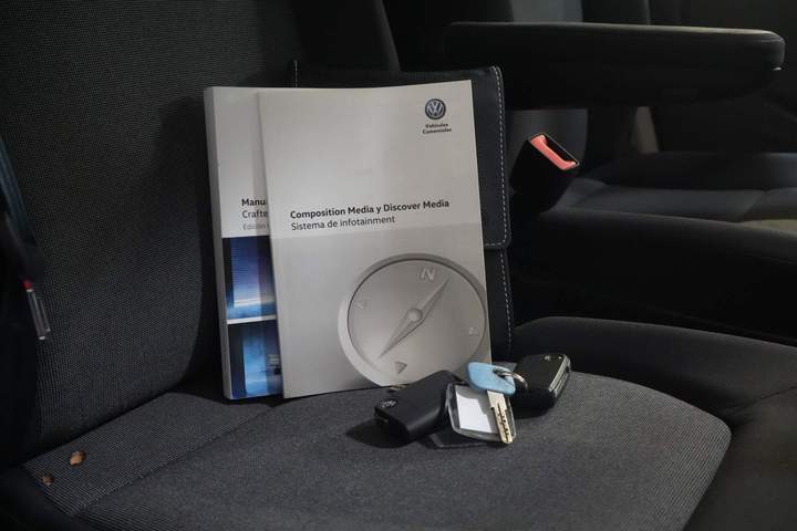 Volkswagen Crafter Van 2.0 TDI L3H2 Gev.stoel/ CarPlay/ Kamera/ Cruise/ Airco/ 270Gr. Türen