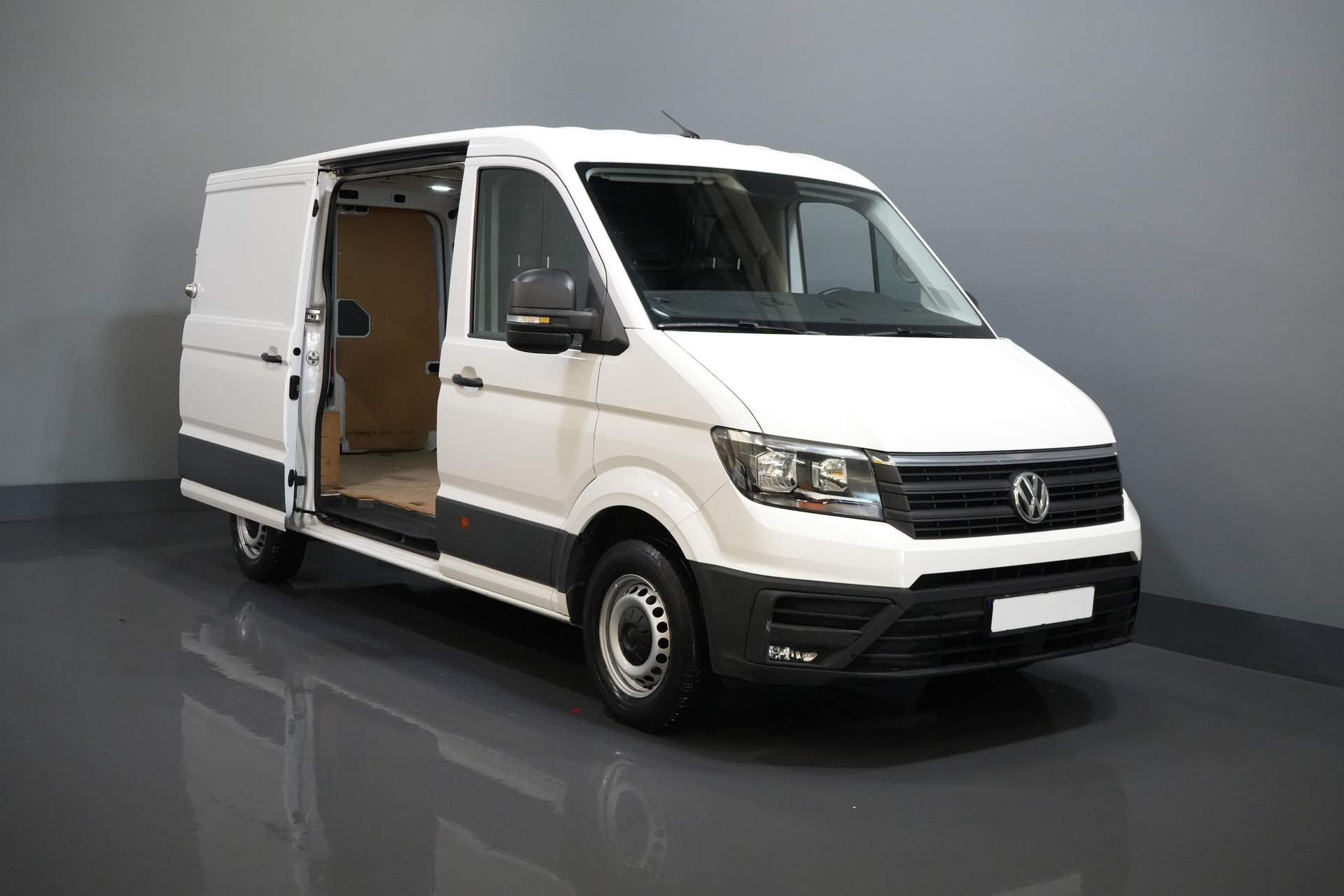 Volkswagen Crafter Van 2.0 TDI L3H2 Gev.stoel/ CarPlay/ Kamera/ Cruise/ Airco/ 270Gr. Türen