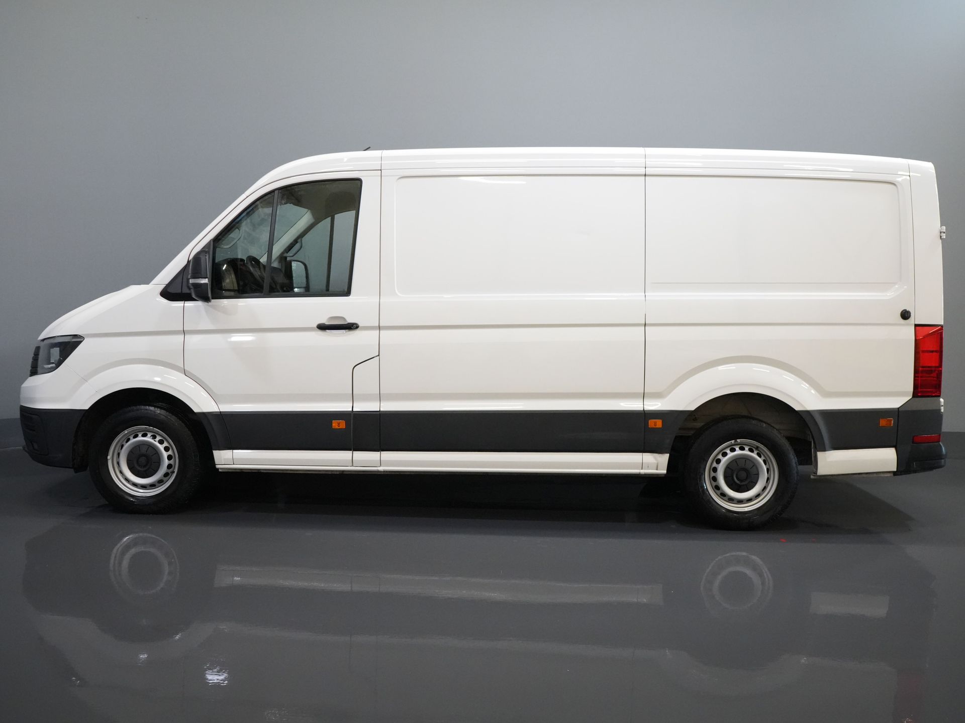 Volkswagen Crafter Van 2.0 TDI L3H2 Gev.stoel/ CarPlay/ Kamera/ Cruise/ Airco/ 270Gr. Türen