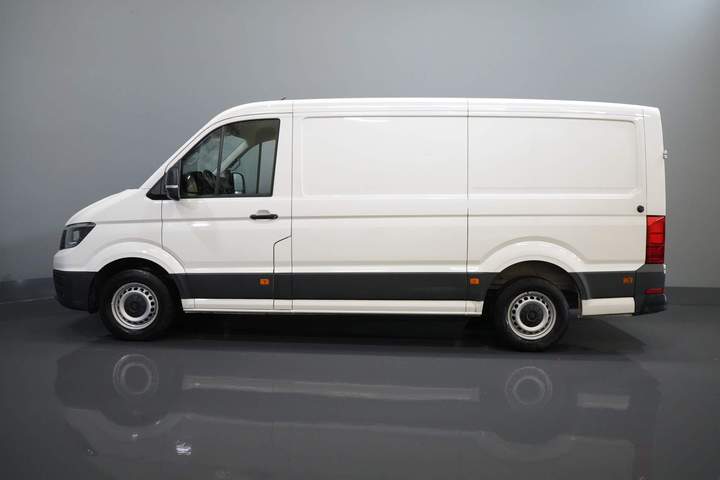 Volkswagen Crafter Van 2.0 TDI L3H2 Gev.stoel/ CarPlay/ Kamera/ Cruise/ Airco/ 270Gr. Türen