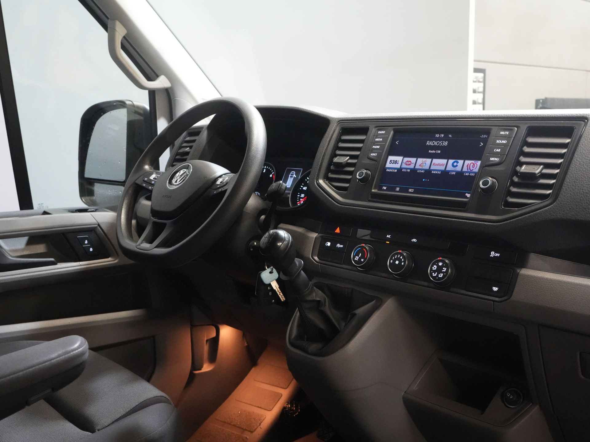 Volkswagen Crafter Van 2.0 TDI L3H2 Gev.stoel/ CarPlay/ Kamera/ Cruise/ Airco/ 270Gr. Türen