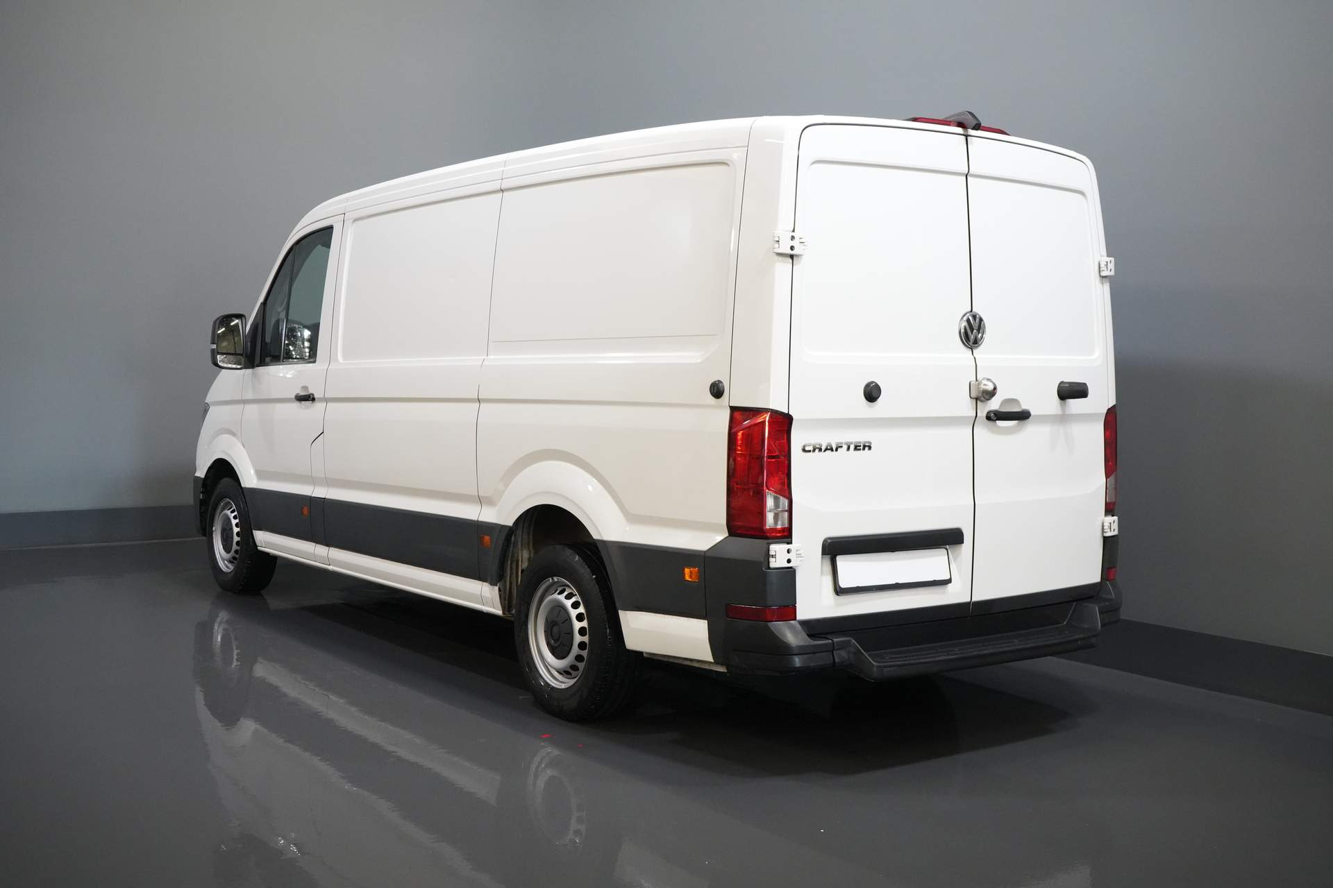 Volkswagen Crafter Van 2.0 TDI L3H2 Gev.stoel/ CarPlay/ Kamera/ Cruise/ Airco/ 270Gr. Türen