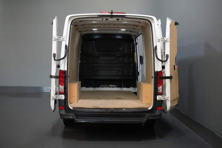 Volkswagen Crafter Van 2.0 TDI L3H2 Gev.stoel/ CarPlay/ Kamera/ Cruise/ Airco/ 270Gr. Türen