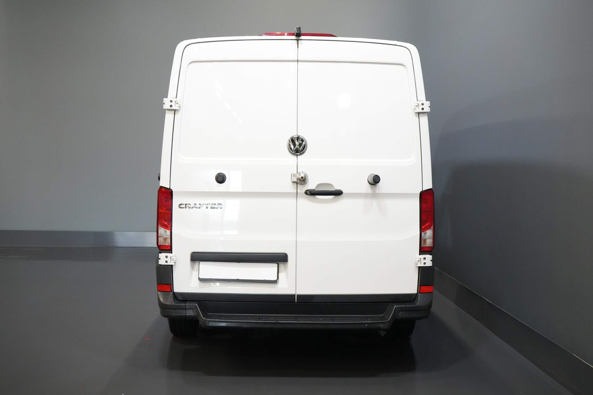 Volkswagen Crafter Van 2.0 TDI L3H2 Gev.stoel/ CarPlay/ Kamera/ Cruise/ Airco/ 270Gr. Türen