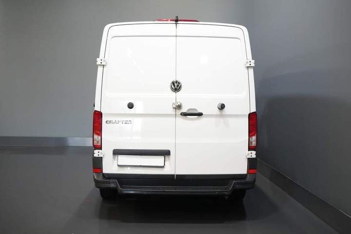 Volkswagen Crafter Van 2.0 TDI L3H2 Gev.stoel/ CarPlay/ Kamera/ Cruise/ Airco/ 270Gr. Türen