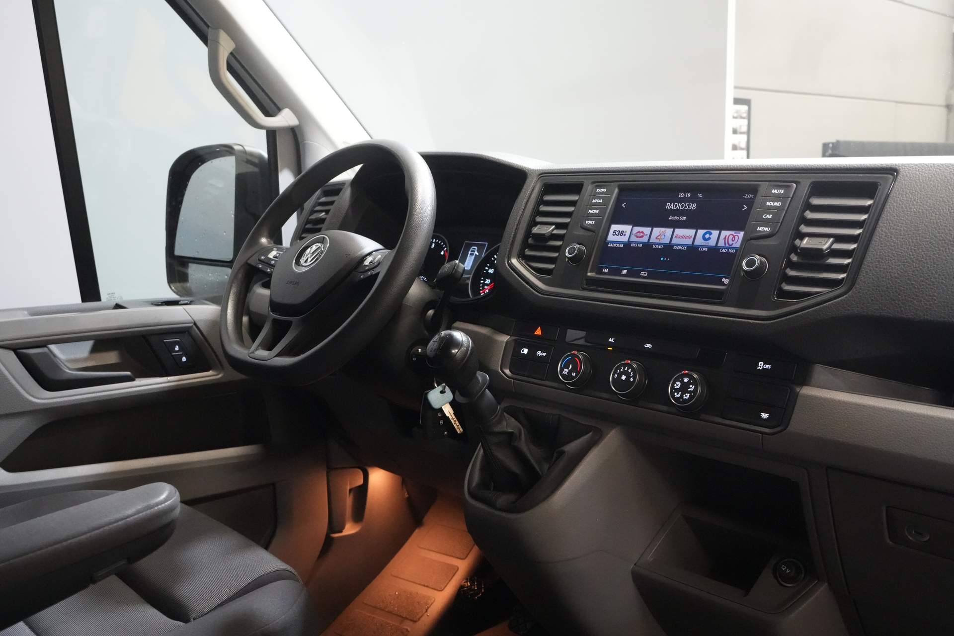 Volkswagen Crafter Van 2.0 TDI L3H2 Gev.stoel/ CarPlay/ Kamera/ Cruise/ Airco/ 270Gr. Türen