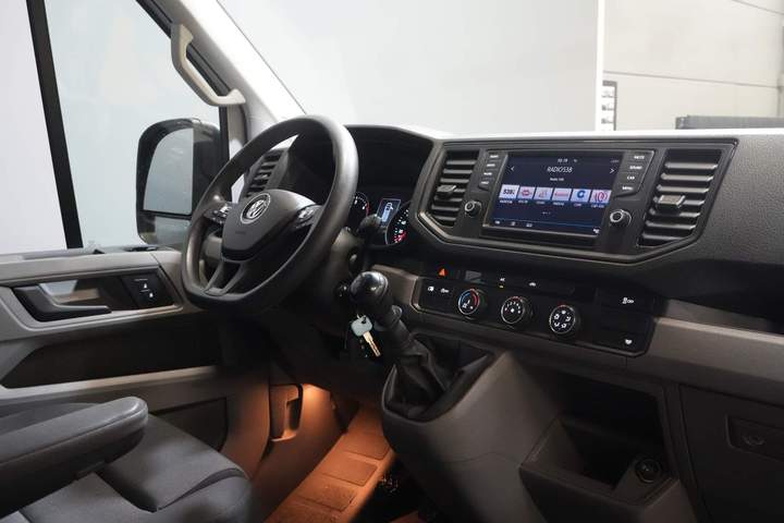 Volkswagen Crafter Van 2.0 TDI L3H2 Gev.stoel/ CarPlay/ Kamera/ Cruise/ Airco/ 270Gr. Türen