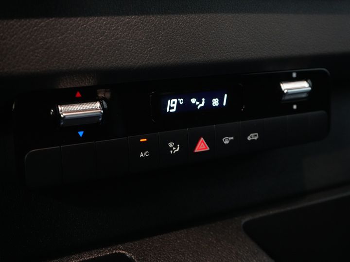 Mercedes-Benz Sprinter Van 317 CDI Aut. L2H2 BPM FREE! Elektrischer Sitz/ 270 Türen/ Sitzheizung/ Navi/ Kamera/ Cruise/ DAB