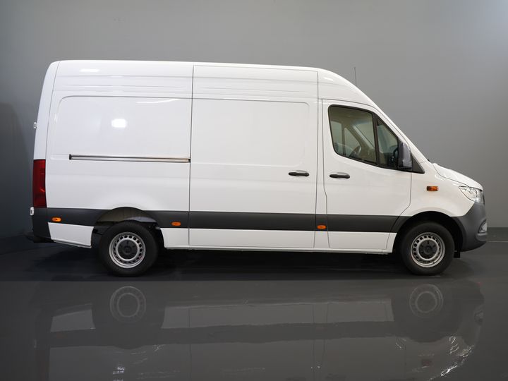 Mercedes-Benz Sprinter Van 317 CDI Aut. L2H2 BPM FREE! Elektrischer Sitz/ 270 Türen/ Sitzheizung/ Navi/ Kamera/ Cruise/ DAB