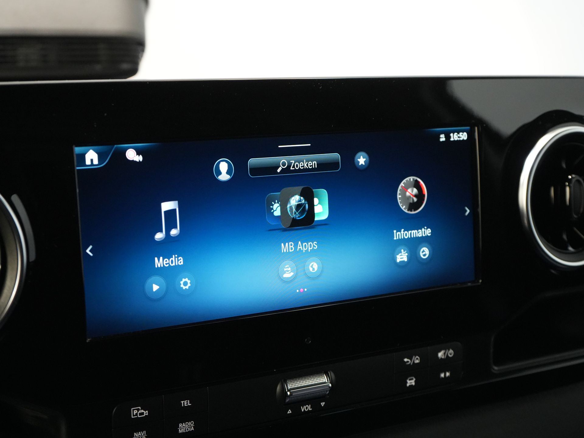 Mercedes-Benz Sprinter Van 317 CDI Aut. L2H2 BPM FREE! Elektrischer Sitz/ 270 Türen/ Sitzheizung/ Navi/ Kamera/ Cruise/ DAB