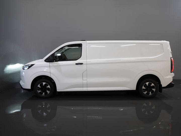 Ford E-Transit Custom Vans 65 кВт/год L2 330 км WLTP LED/ Підлоговий обігрівач/ Швидка зарядка/ 2.3т буксирний пристрій/ Carplay/ Клімат/ Камера/ PDC/ Круїз